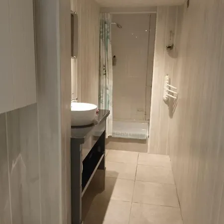 D'hotes Du Peras 3* סן-ז'אן-דו-גאר