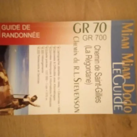 D'hotes Du Peras לינה וארוחת בוקר